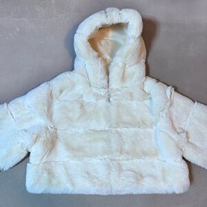 NWT Edikted White Faux Fur Cropped Jacket Sz M Full Zip